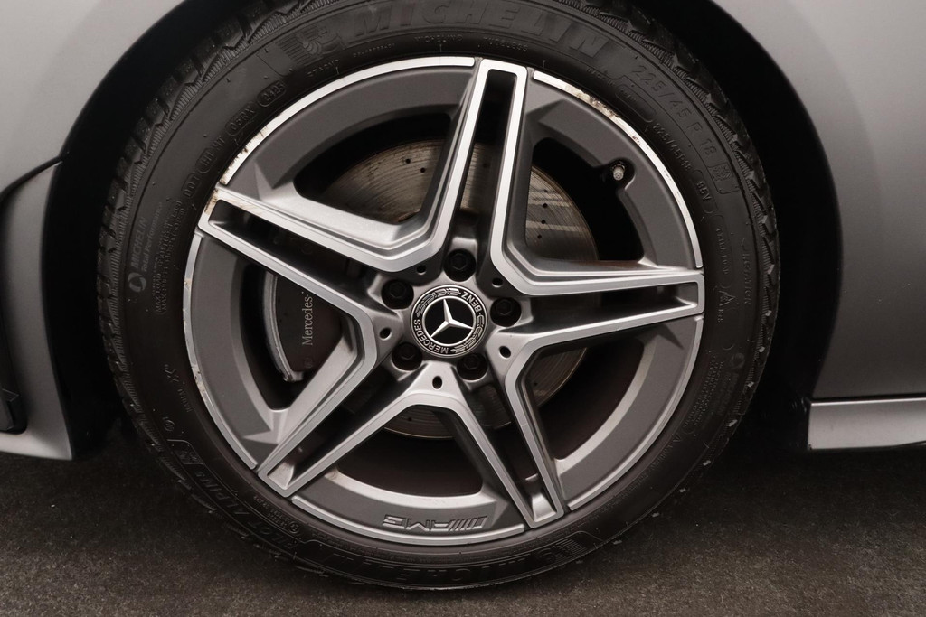 
Benz CLA-Klasse 200 Business Solution AMG !!!AANBIEDING!!! (NL-auto, Pano, Sfeerverlichting, Navi, Camera, StoelV, Etc) vol									