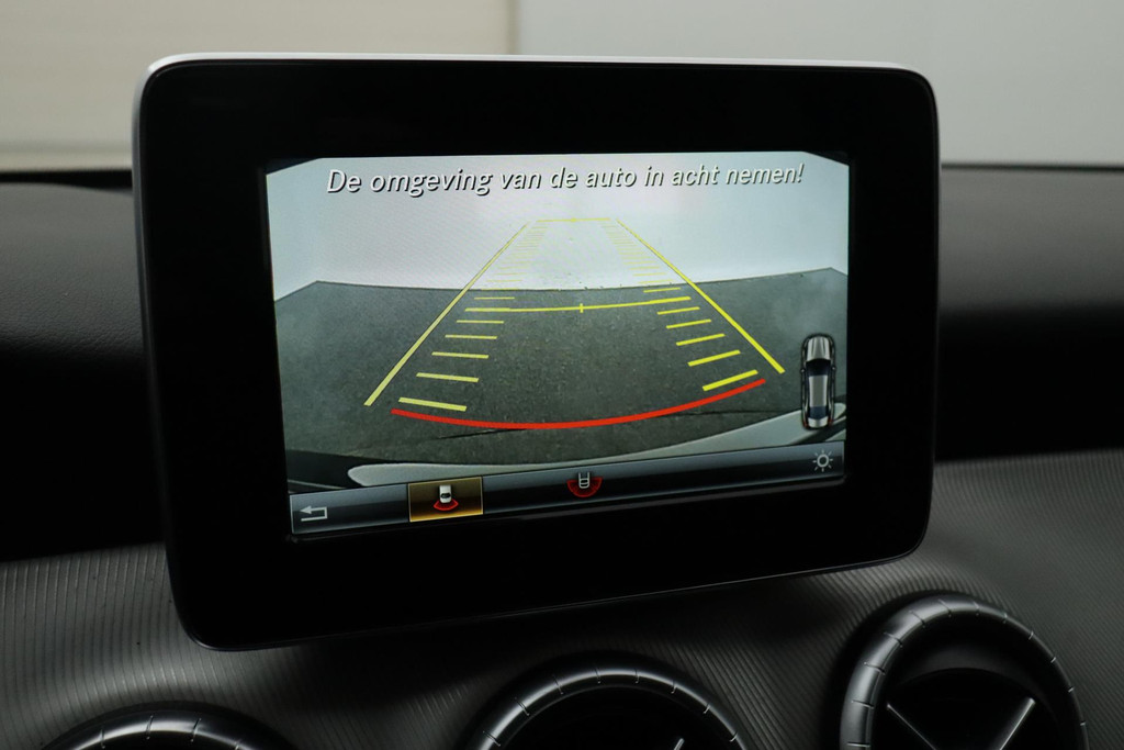 
Benz CLA-Klasse 200 Prestige ( Camera, Automaat, Navi Groot, StoelV, Sportzetels, Climate Control, PDC V+A, Etc) vol									