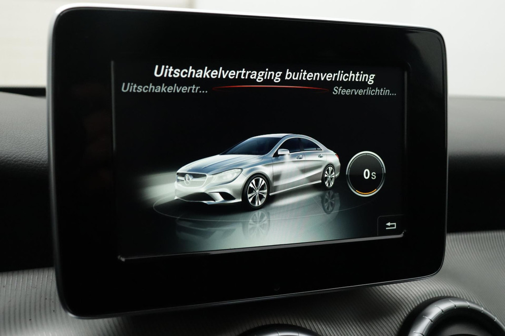 
Benz CLA-Klasse 200 Prestige ( Camera, Automaat, Navi Groot, StoelV, Sportzetels, Climate Control, PDC V+A, Etc) vol									
