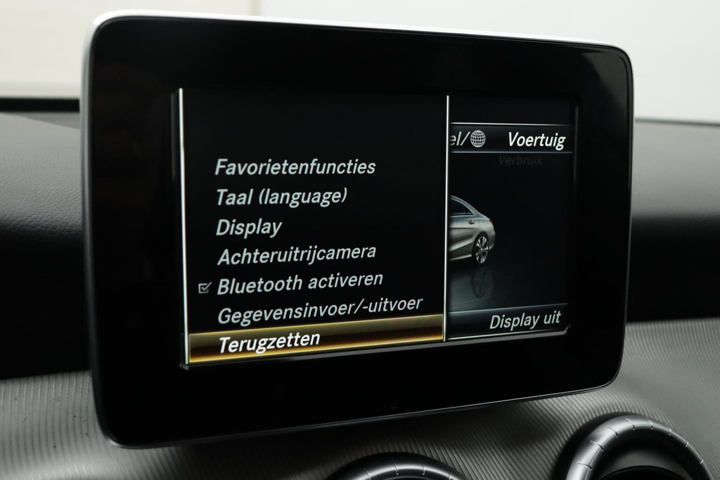 
Benz CLA-Klasse 200 Prestige ( Camera, Automaat, Navi Groot, StoelV, Sportzetels, Climate Control, PDC V+A, Etc) vol									