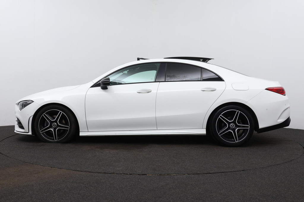
Benz CLA-Klasse 180 Business Solution AMG Automaat (Pano, Navi, Camera, Cruise, SfeerV, NL-auto, Goed Onderhouden) vol									
