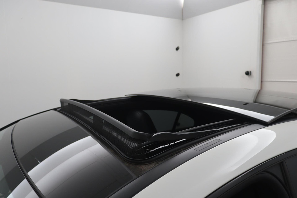 
Benz CLA-Klasse 180 Business Solution AMG Automaat (Pano, Navi, Camera, Cruise, SfeerV, NL-auto, Goed Onderhouden) vol									