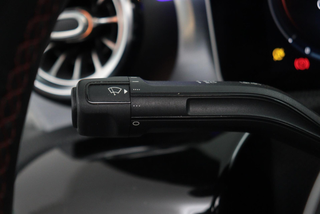 
Benz CLA-Klasse 180 Business Solution AMG Automaat (Pano, Navi, Camera, Cruise, SfeerV, NL-auto, Goed Onderhouden) vol									