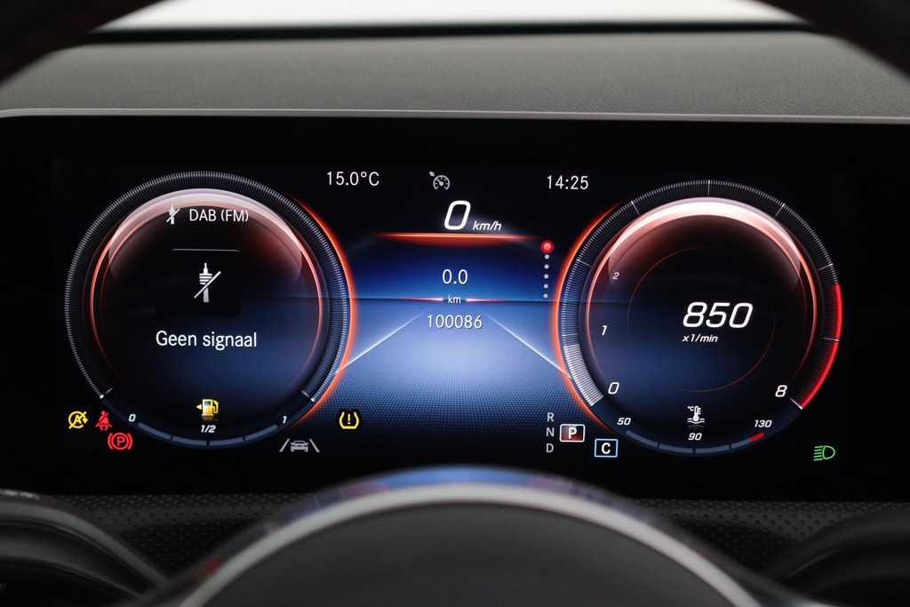 
Benz CLA-Klasse 180 Business Solution AMG Automaat (Pano, Navi, Camera, Cruise, SfeerV, NL-auto, Goed Onderhouden) vol									