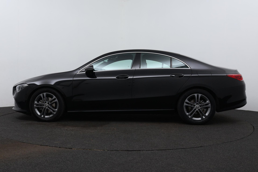 
Benz CLA-Klasse 180 Business Solution Automaat (NAVIGATIE, CAMERA, PDC, 1e EIGENAAR, GOED ONDERHOUDEN) vol									
