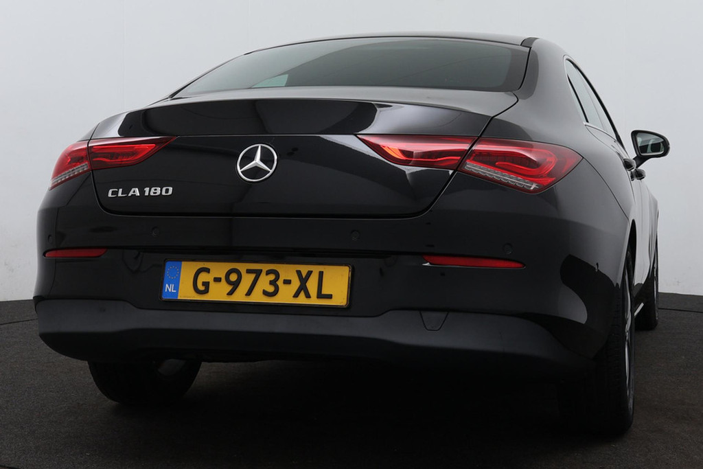 
Benz CLA-Klasse 180 Business Solution Automaat (NAVIGATIE, CAMERA, PDC, 1e EIGENAAR, GOED ONDERHOUDEN) vol									