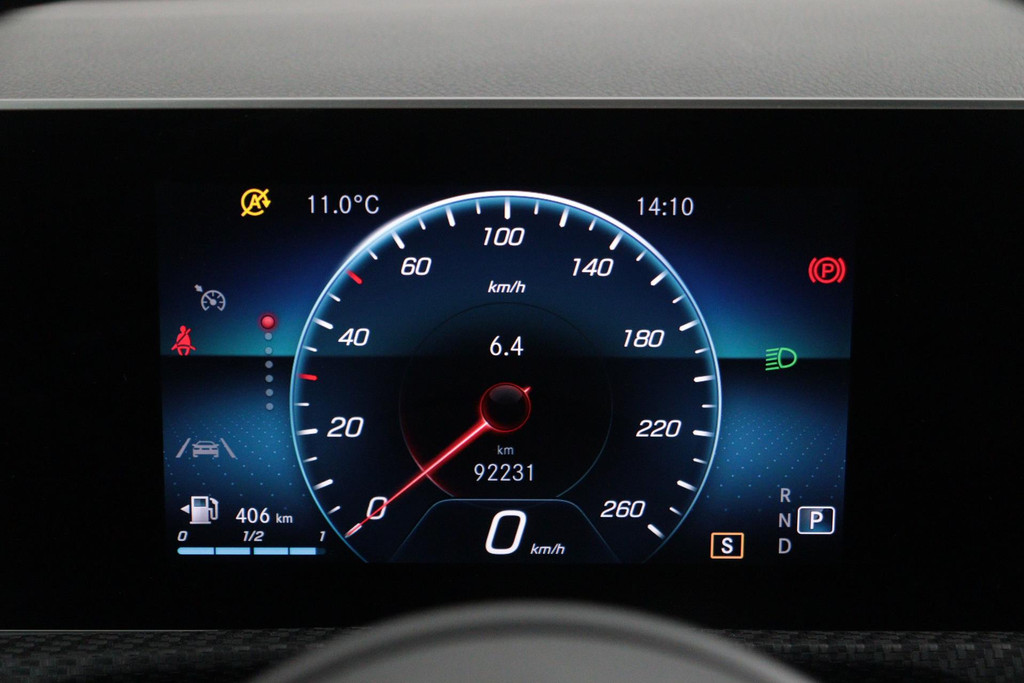 
Benz CLA-Klasse 180 Business Solution Automaat (NAVIGATIE, CAMERA, PDC, 1e EIGENAAR, GOED ONDERHOUDEN) vol									