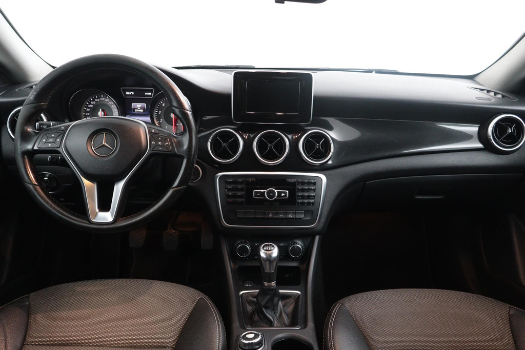 
Benz CLA-Klasse 180 Blue Lease Edition(NL-Auto, Navi, Airco, Parkeersensoren V+A, Cruise Con, Etc) vol									