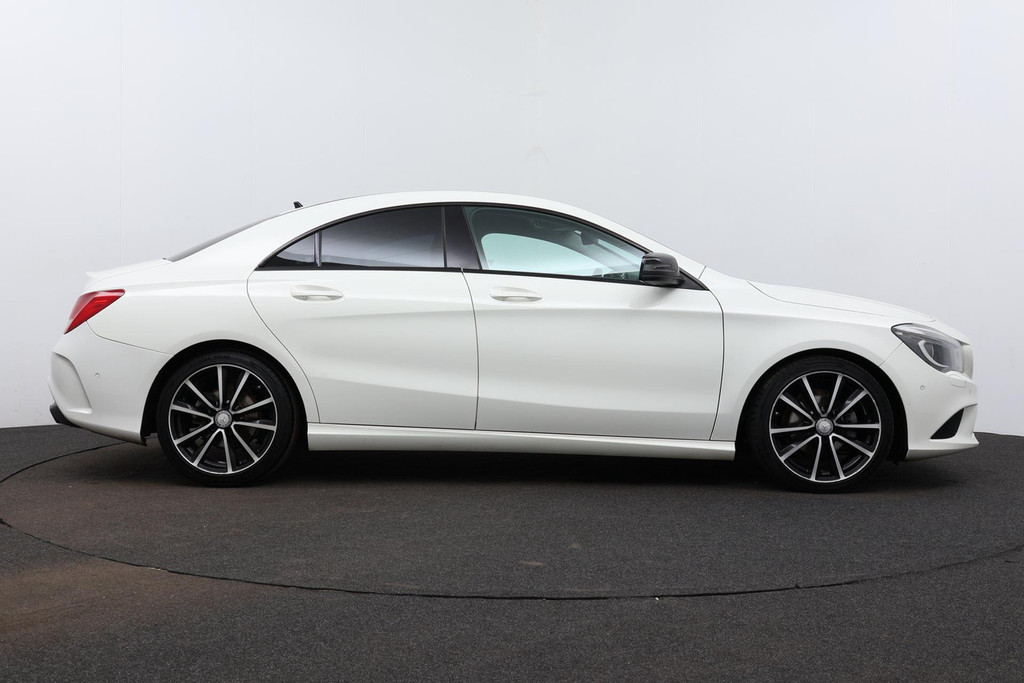 
Benz CLA-Klasse 180 Blue Lease Edition(NL-Auto, Navi, Airco, Parkeersensoren V+A, Cruise Con, Etc) vol									