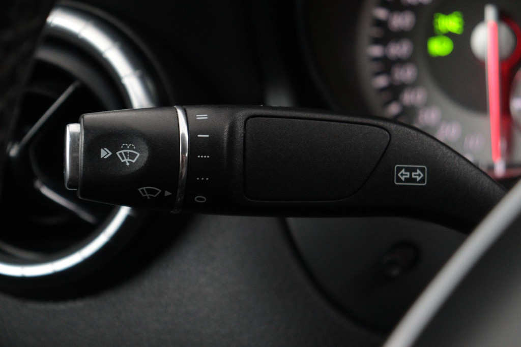 
Benz CLA-Klasse 180 Blue Lease Edition(NL-Auto, Navi, Airco, Parkeersensoren V+A, Cruise Con, Etc) vol									