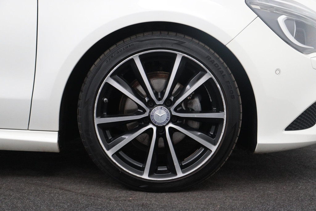 
Benz CLA-Klasse 180 Blue Lease Edition(NL-Auto, Navi, Airco, Parkeersensoren V+A, Cruise Con, Etc) vol									