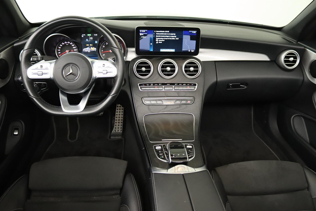 
Benz C-Klasse 200 Cabrio AMG FACELIFT (Dealer onderH, Navi Groot, Trekhaak, Camera, Nekverwarming, vol									