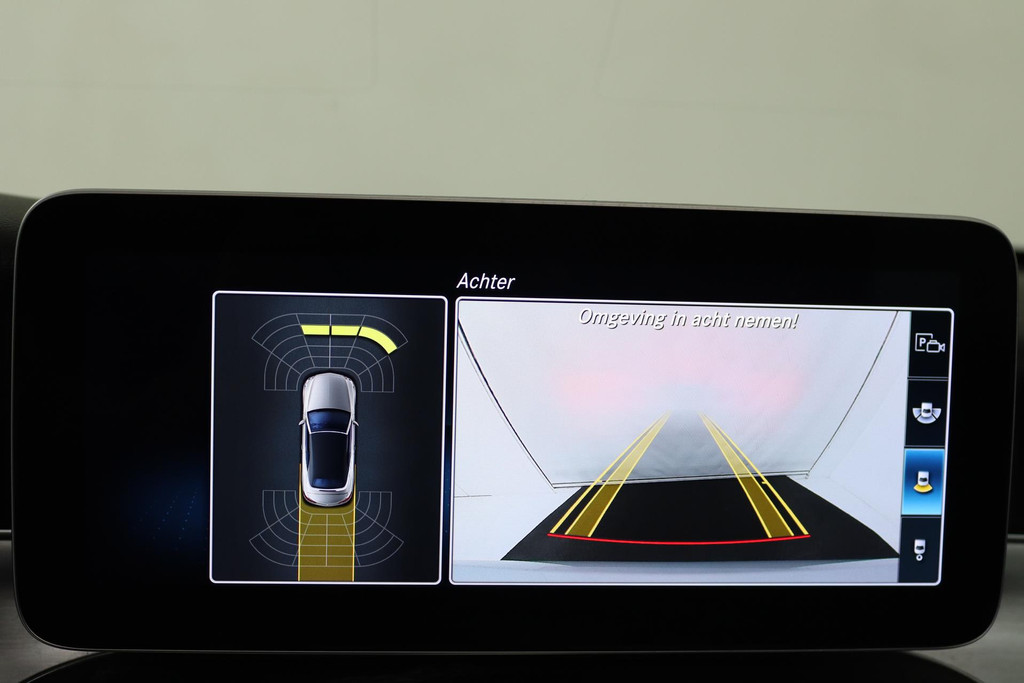 
Benz C-Klasse 200 Cabrio AMG FACELIFT (Dealer onderH, Navi Groot, Trekhaak, Camera, Nekverwarming, vol									