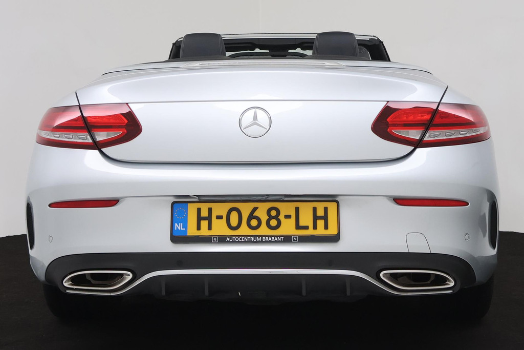 
Benz C-Klasse 200 Cabrio AMG FACELIFT (Dealer onderH, Navi Groot, Trekhaak, Camera, Nekverwarming, vol									
