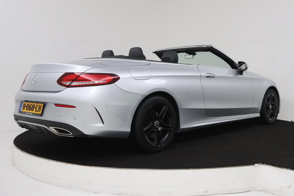 
Benz C-Klasse 200 Cabrio AMG FACELIFT (Dealer onderH, Navi Groot, Trekhaak, Camera, Nekverwarming, vol									