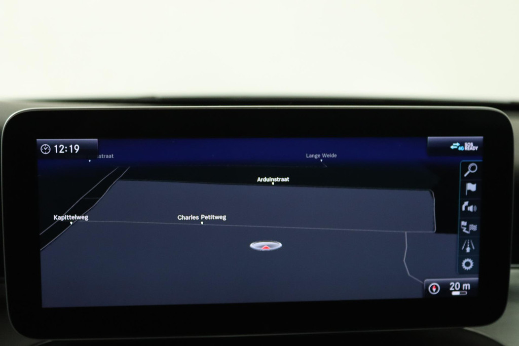 
Benz C-Klasse 200 Cabrio AMG FACELIFT (Dealer onderH, Navi Groot, Trekhaak, Camera, Nekverwarming, vol									