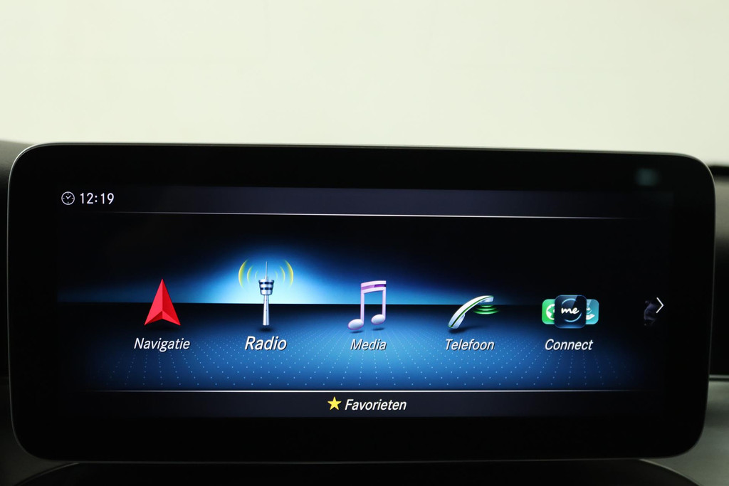 
Benz C-Klasse 200 Cabrio AMG FACELIFT (Dealer onderH, Navi Groot, Trekhaak, Camera, Nekverwarming, vol									