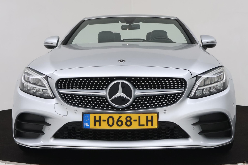
Benz C-Klasse 200 Cabrio AMG FACELIFT (Dealer onderH, Navi Groot, Trekhaak, Camera, Nekverwarming, vol									