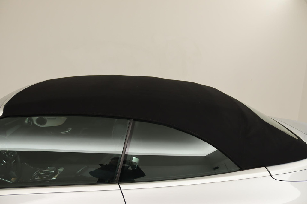 
Benz C-Klasse 200 Cabrio AMG FACELIFT (Dealer onderH, Navi Groot, Trekhaak, Camera, Nekverwarming, vol									