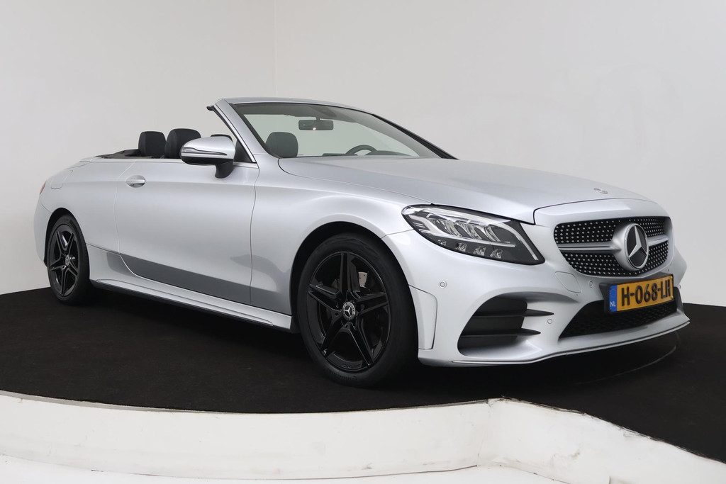 
Benz C-Klasse 200 Cabrio AMG FACELIFT (Dealer onderH, Navi Groot, Trekhaak, Camera, Nekverwarming, vol									