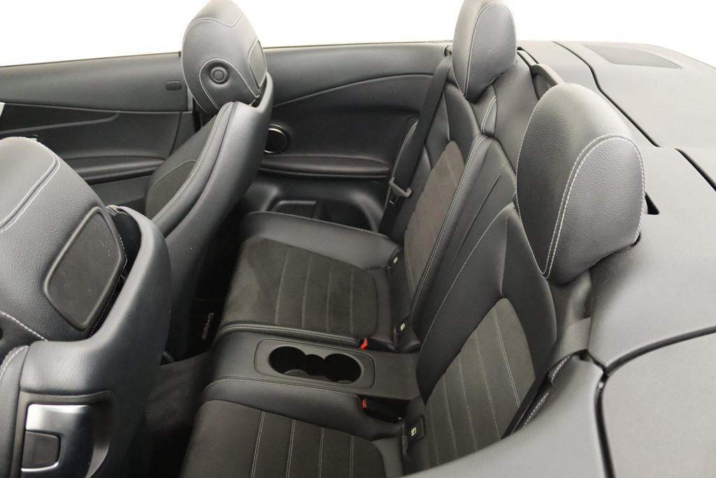 
Benz C-Klasse 200 Cabrio AMG FACELIFT (Dealer onderH, Navi Groot, Trekhaak, Camera, Nekverwarming, vol									