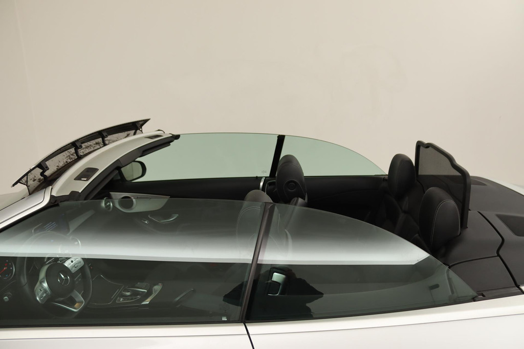 
Benz C-Klasse 200 Cabrio AMG FACELIFT (Dealer onderH, Navi Groot, Trekhaak, Camera, Nekverwarming, vol									