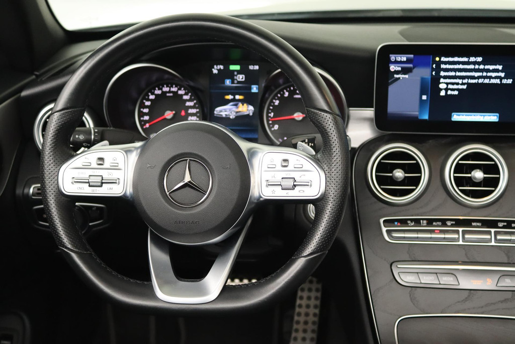 
Benz C-Klasse 200 Cabrio AMG FACELIFT (Dealer onderH, Navi Groot, Trekhaak, Camera, Nekverwarming, vol									