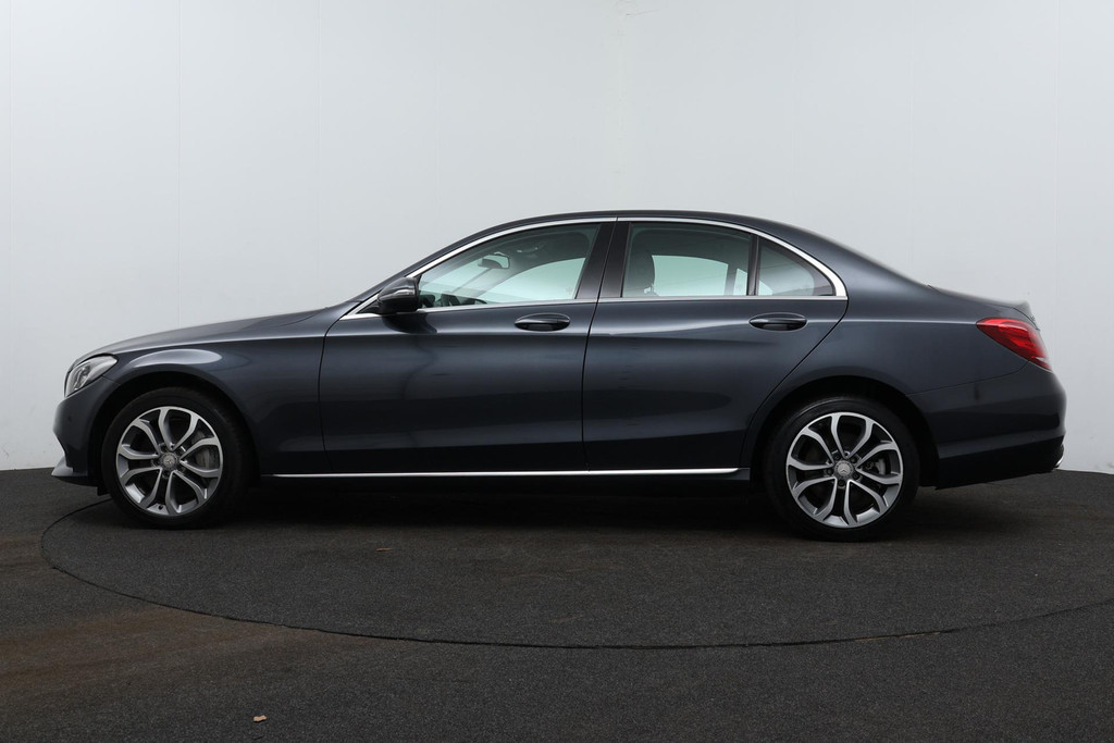 
Benz C-Klasse 350 e Lease Edition(NL-auto, Goed OnderH, Navi, Camera, StoelV, PDC V+A, Etc) vol									
