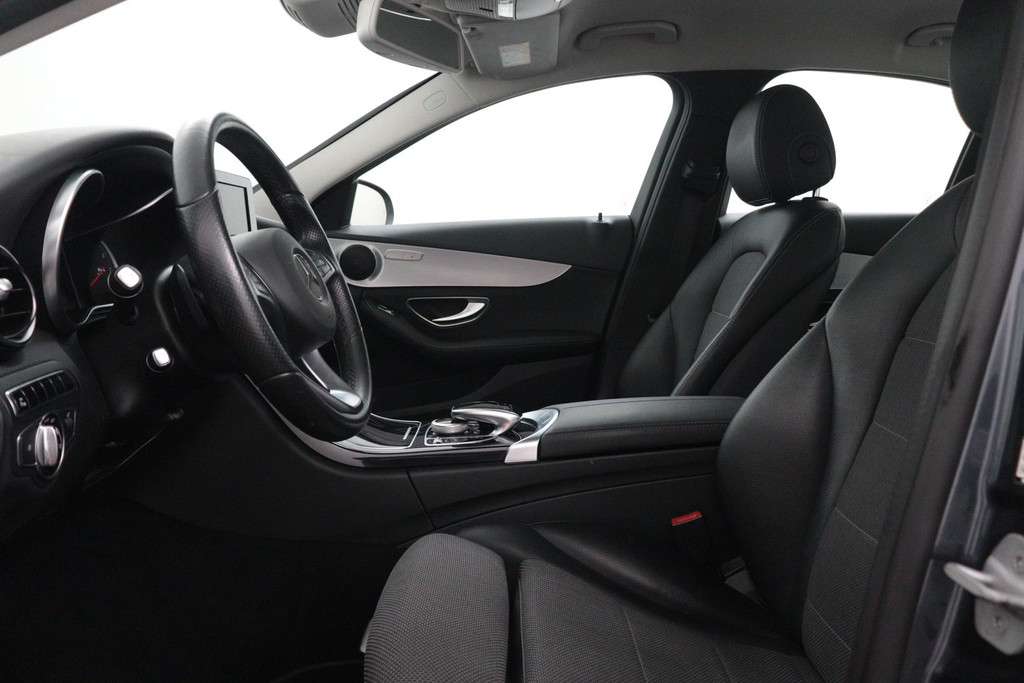 
Benz C-Klasse 350 e Lease Edition(NL-auto, Goed OnderH, Navi, Camera, StoelV, PDC V+A, Etc) vol									