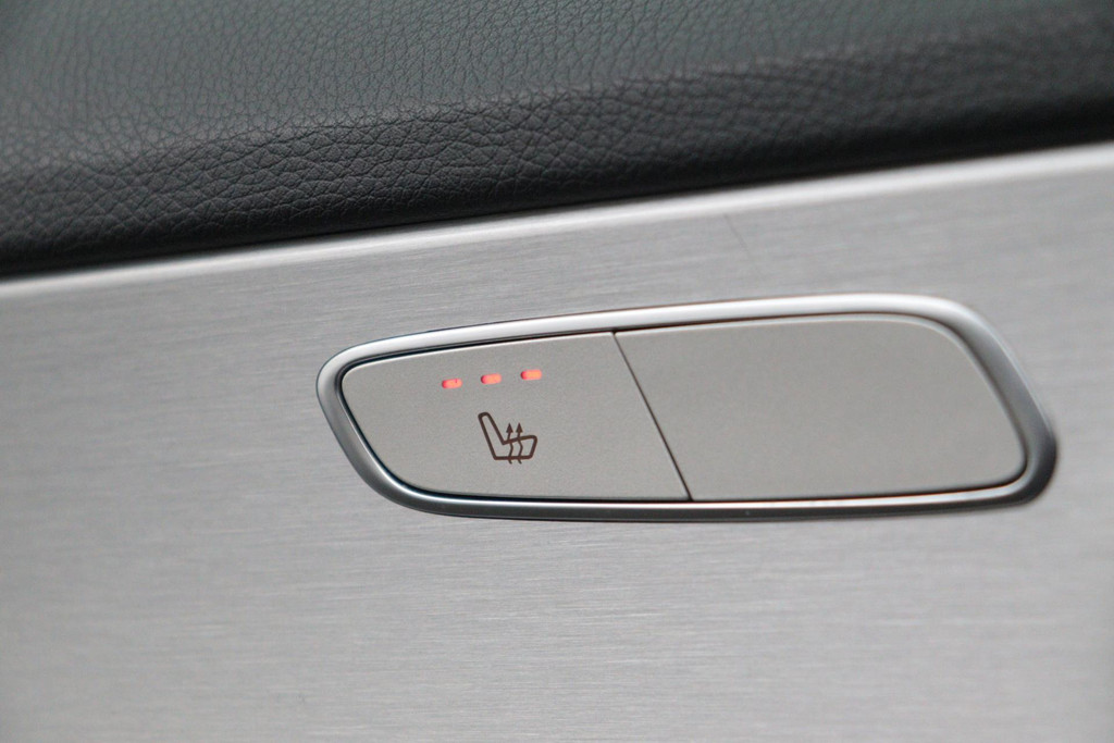 
Benz C-Klasse 350 e Lease Edition(NL-auto, Goed OnderH, Navi, Camera, StoelV, PDC V+A, Etc) vol									