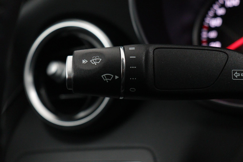 
Benz C-Klasse 350 e Lease Edition(NL-auto, Goed OnderH, Navi, Camera, StoelV, PDC V+A, Etc) vol									