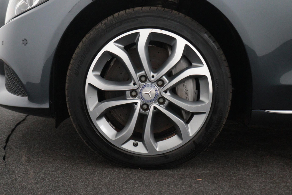 
Benz C-Klasse 350 e Lease Edition(NL-auto, Goed OnderH, Navi, Camera, StoelV, PDC V+A, Etc) vol									