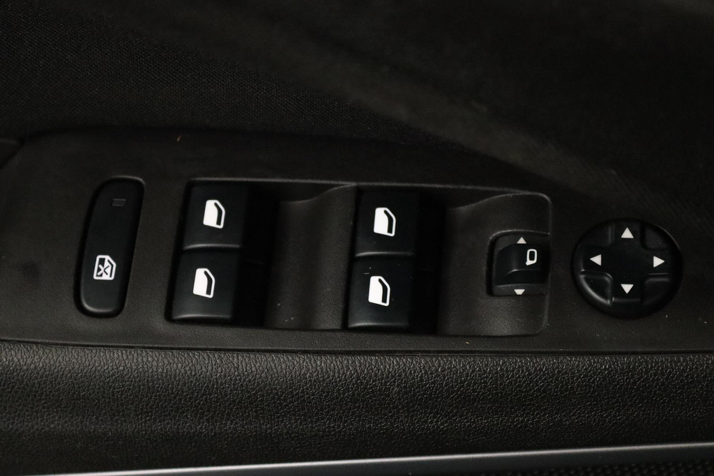 
Opel Crossland X 1.2 Online Edition (CARPLAY, NAVIGATIE, PARKEERSENSOREN, STOELVERWARMING, CLIMATE, NL-AUTO, GOED ONDERHOUDEN) vol									