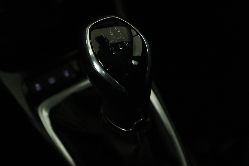 
Opel Crossland X 1.2 Online Edition (CARPLAY, NAVIGATIE, PARKEERSENSOREN, STOELVERWARMING, CLIMATE, NL-AUTO, GOED ONDERHOUDEN) vol									