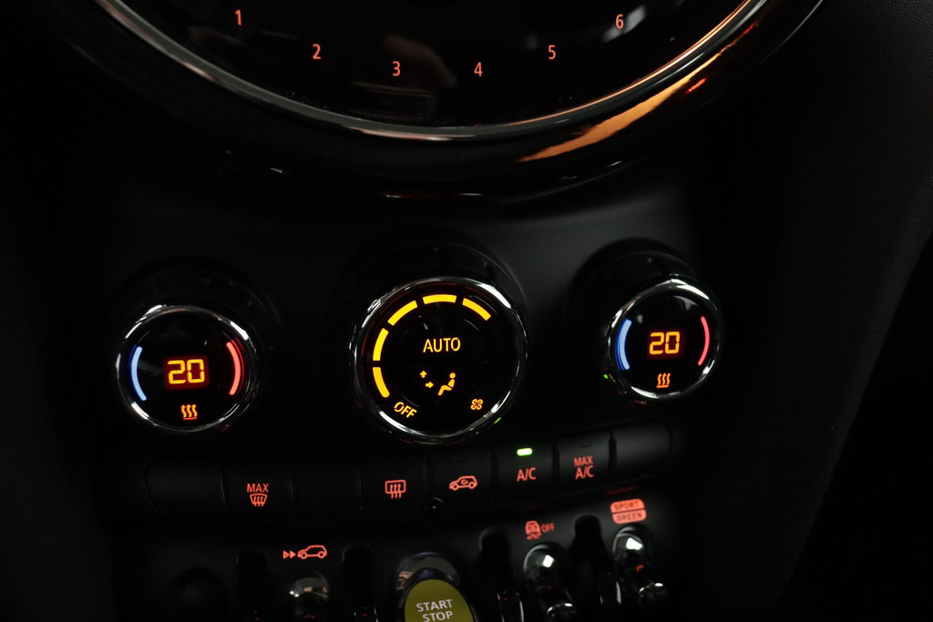 
MINI Mini Electric Essential 33 kWh AANBIEDING!!! (1e Eig, NL-auto, Dealer OnderH, Navi, Carplay, PDC, Cruise Con, Etc) vol									