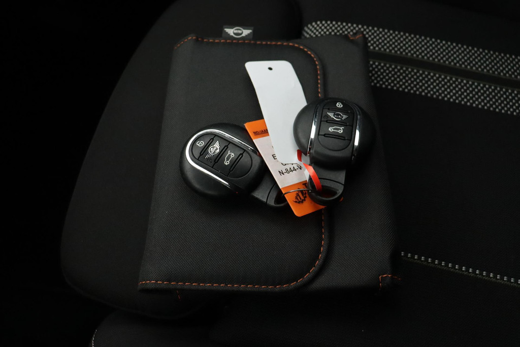 
MINI Mini Electric Essential 33 kWh AANBIEDING!!! (1e Eig, NL-auto, Dealer OnderH, Navi, Carplay, PDC, Cruise Con, Etc) vol									