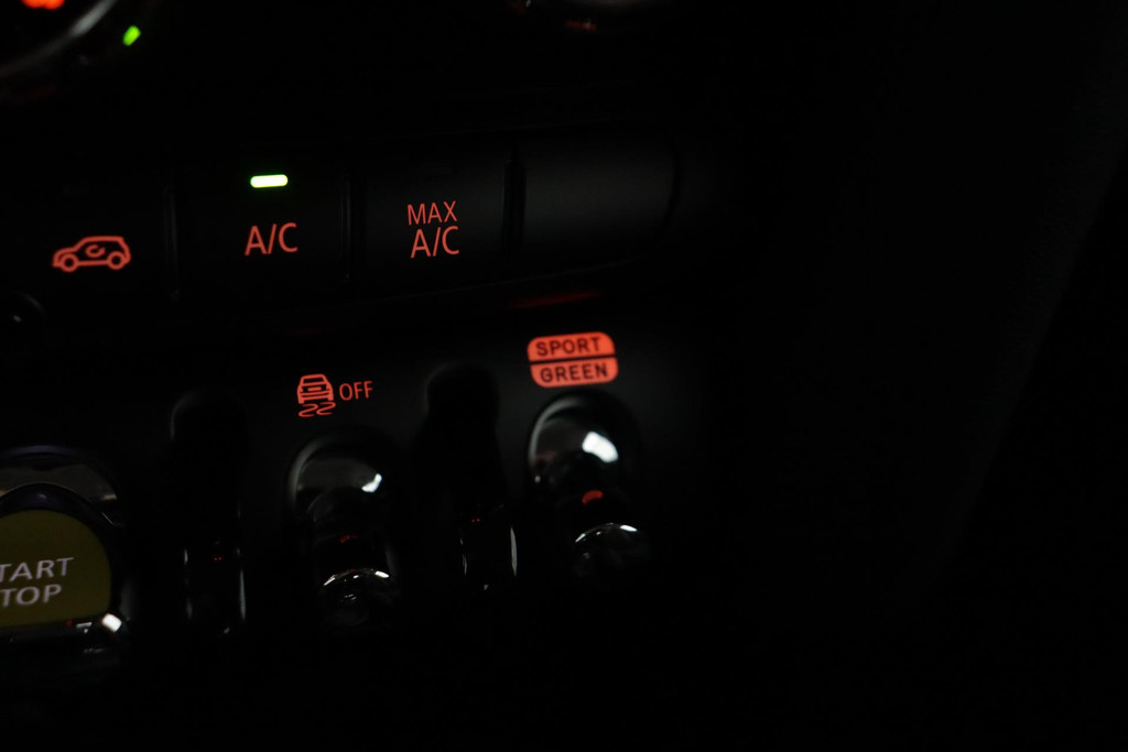 
MINI Mini Electric Essential 33 kWh AANBIEDING!!! (1e Eig, NL-auto, Dealer OnderH, Navi, Carplay, PDC, Cruise Con, Etc) vol									