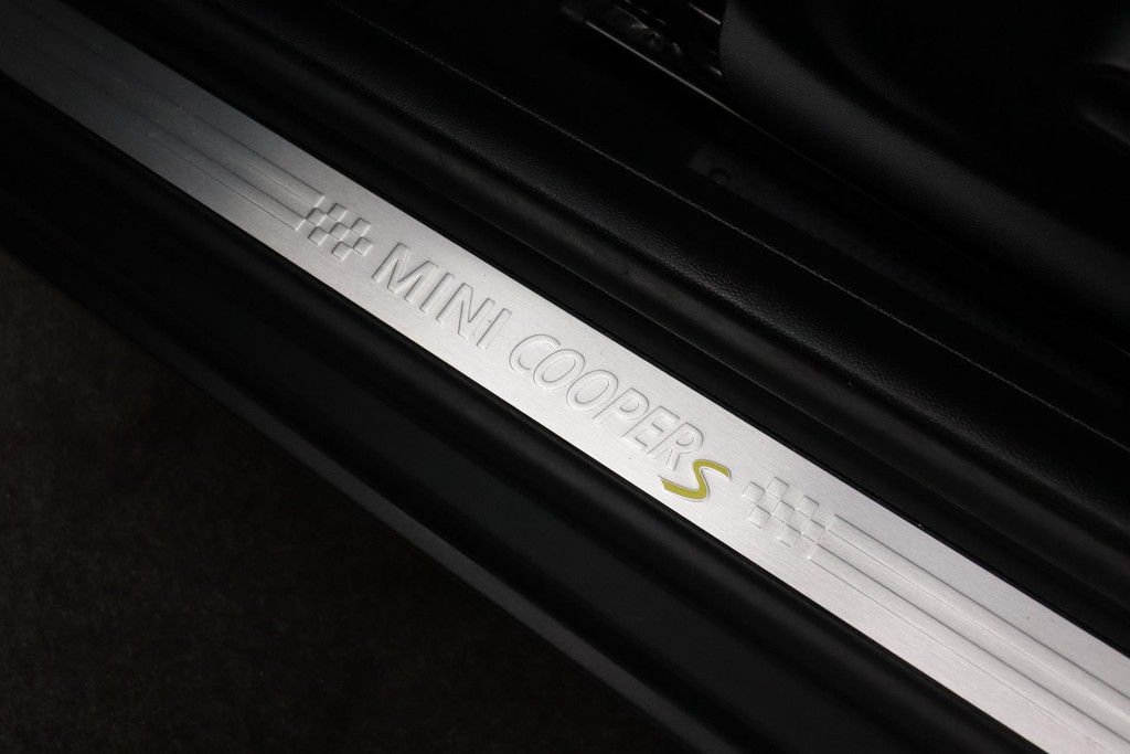 
MINI Mini Electric Essential 33 kWh AANBIEDING!!! (1e Eig, NL-auto, Dealer OnderH, Navi, Carplay, PDC, Cruise Con, Etc) vol									