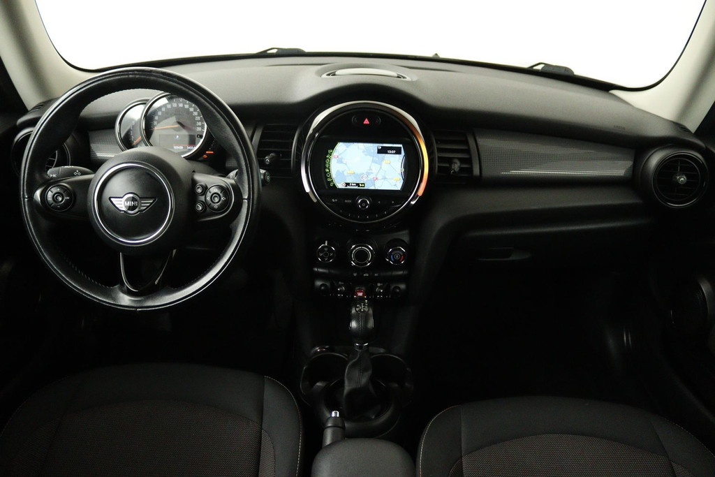 
MINI Mini 1.5 Cooper Edition Automaat (NAVIGATIE, CRUISE, MULTIMEDIA, LM VELGEN, NL AUTO) vol									