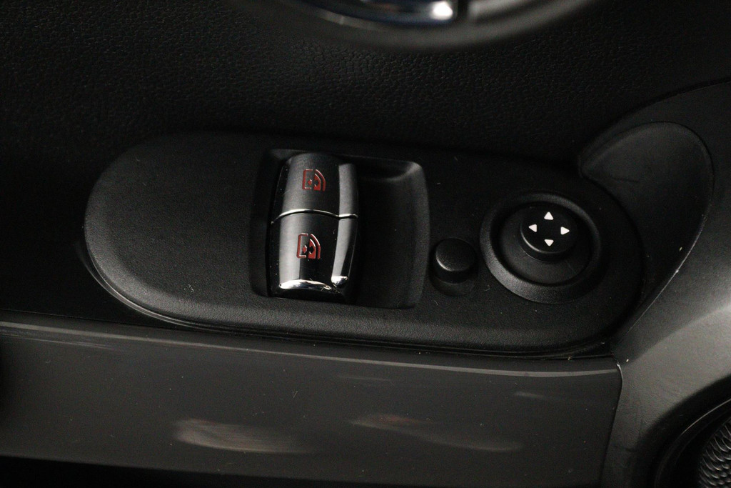 
MINI Mini 1.5 Cooper Edition Automaat (NAVIGATIE, CRUISE, MULTIMEDIA, LM VELGEN, NL AUTO) vol									