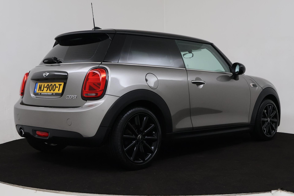 
MINI Mini 1.5 Cooper Edition Automaat (NAVIGATIE, CRUISE, MULTIMEDIA, LM VELGEN, NL AUTO) vol									