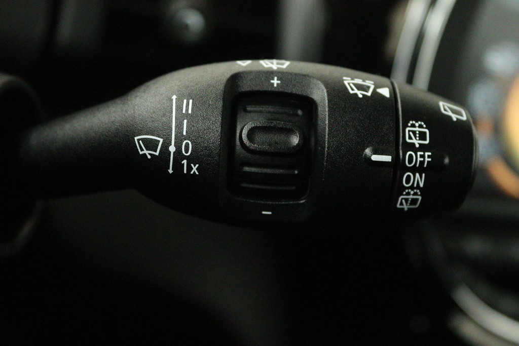 
MINI Mini 1.5 Cooper Edition Automaat (NAVIGATIE, CRUISE, MULTIMEDIA, LM VELGEN, NL AUTO) vol									