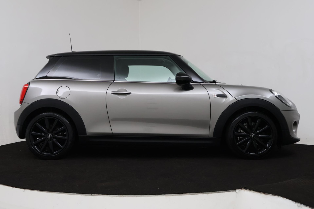 
MINI Mini 1.5 Cooper Edition Automaat (NAVIGATIE, CRUISE, MULTIMEDIA, LM VELGEN, NL AUTO) vol									