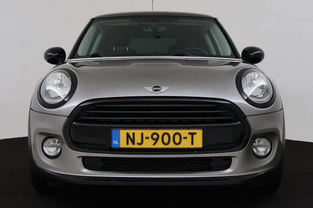 
MINI Mini 1.5 Cooper Edition Automaat (NAVIGATIE, CRUISE, MULTIMEDIA, LM VELGEN, NL AUTO) vol									