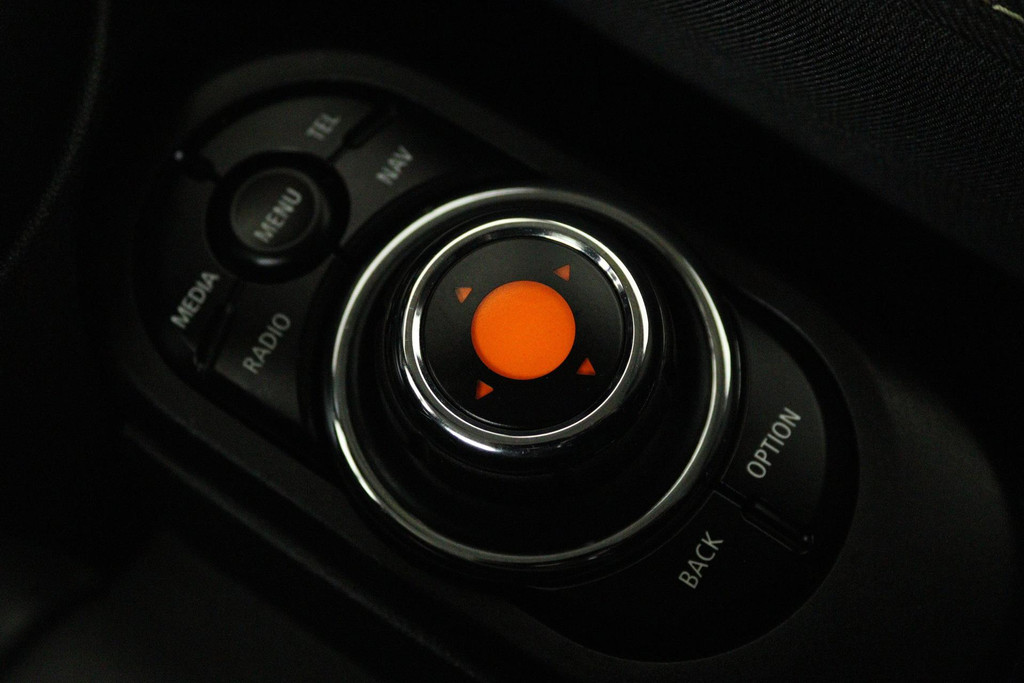 
MINI Mini 1.5 Cooper Edition Automaat (NAVIGATIE, CRUISE, MULTIMEDIA, LM VELGEN, NL AUTO) vol									