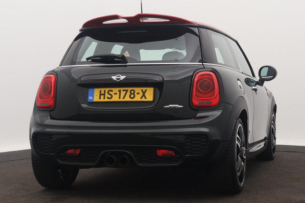 
MINI Mini John Cooper Works Racing Green (NL-auto, Goed OnderH, Navi Pro, JCW Stoelen, PDC, Etc) vol									
