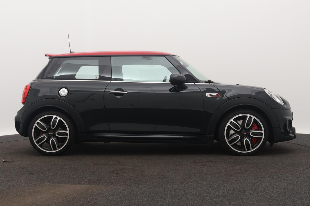 
MINI Mini John Cooper Works Racing Green (NL-auto, Goed OnderH, Navi Pro, JCW Stoelen, PDC, Etc) vol									