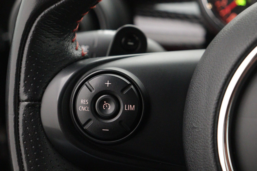 
MINI Mini John Cooper Works Racing Green (NL-auto, Goed OnderH, Navi Pro, JCW Stoelen, PDC, Etc) vol									