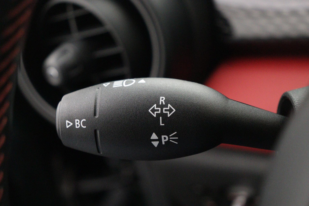 
MINI Mini John Cooper Works Racing Green (NL-auto, Goed OnderH, Navi Pro, JCW Stoelen, PDC, Etc) vol									