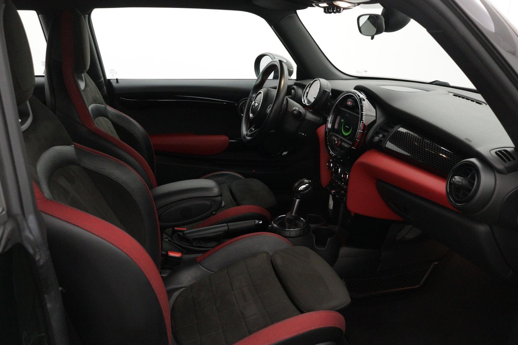 
MINI Mini John Cooper Works Racing Green (NL-auto, Goed OnderH, Navi Pro, JCW Stoelen, PDC, Etc) vol									